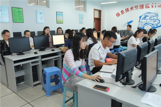 东营区三中举行网站信息员培训规范校园网管理